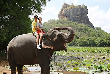 Sri Lanka honeymoon packages with cruise